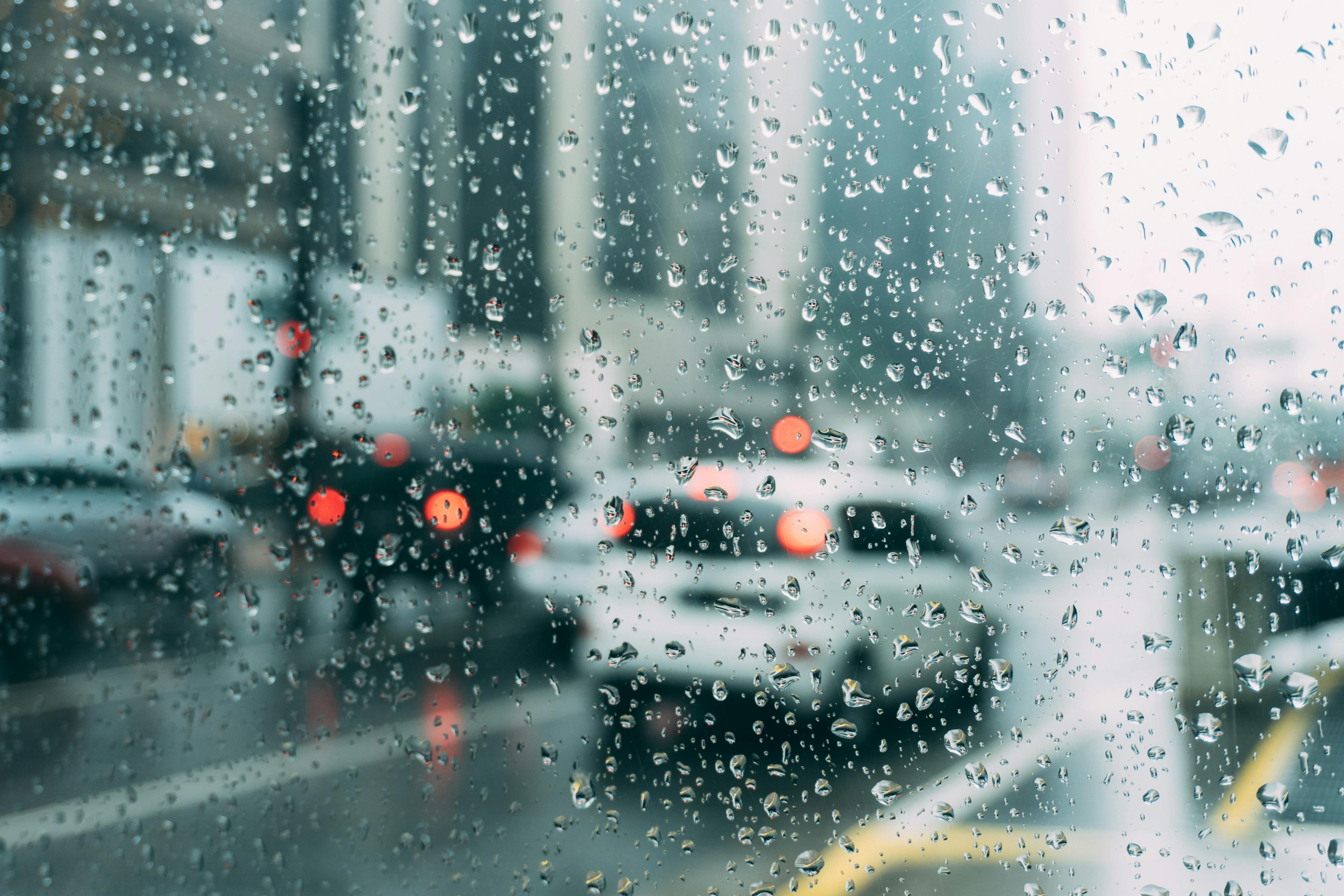 featured image thumbnail for post Driving Tips For Rainy Weather & Wet Roadways